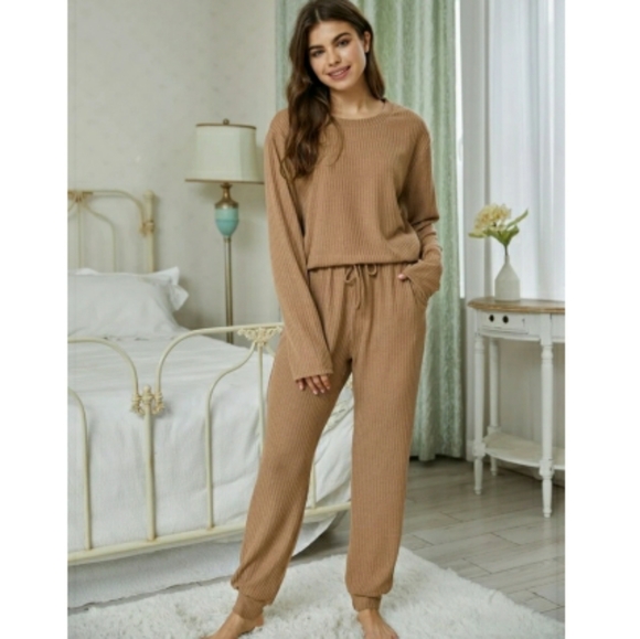 SHEIN Tops - NWOT Long Sleeve Tee & Pants Lounge Set